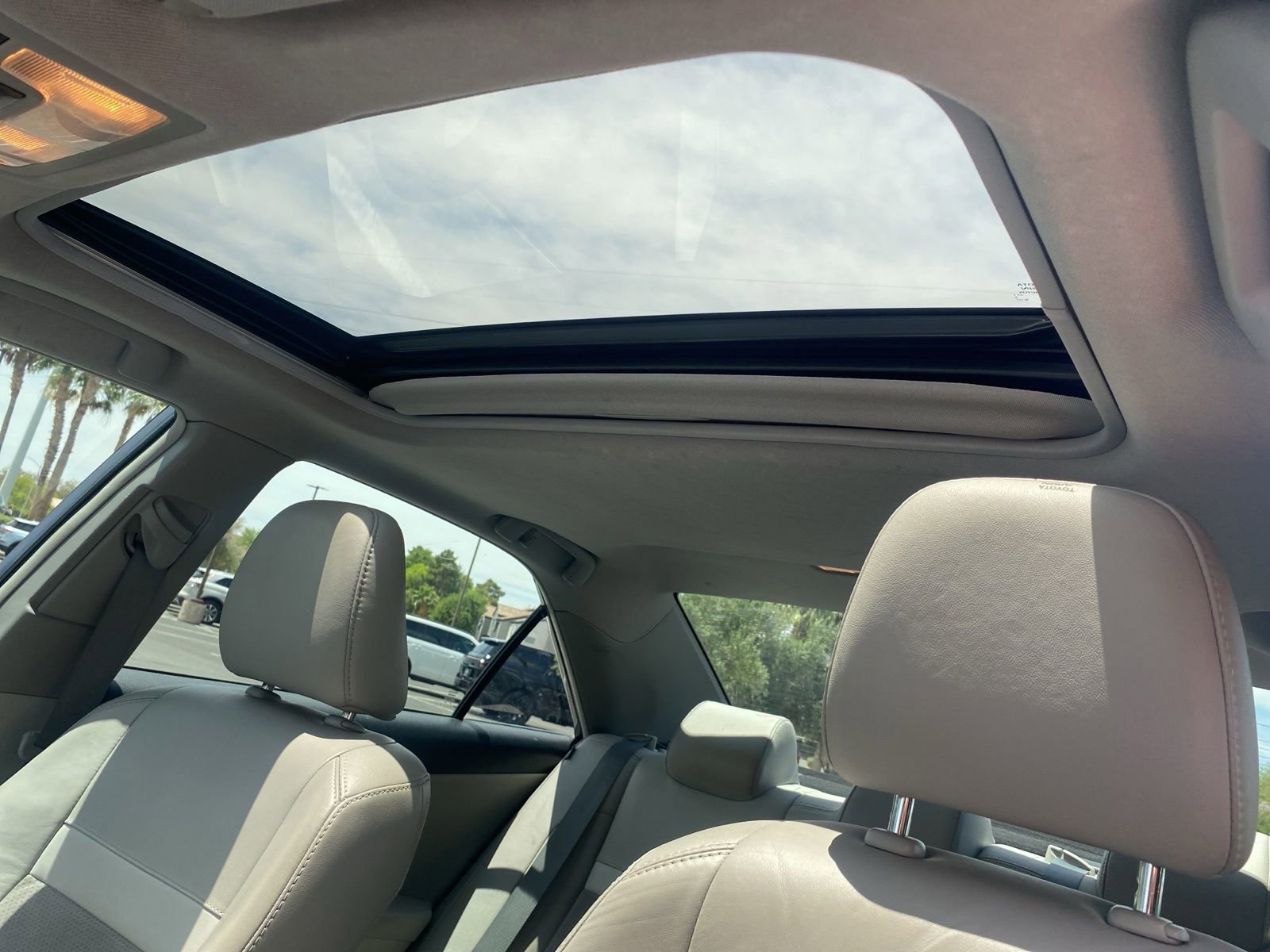 Used 2012 Toyota Camry XLE w/ Leather Pkg FWD image 17