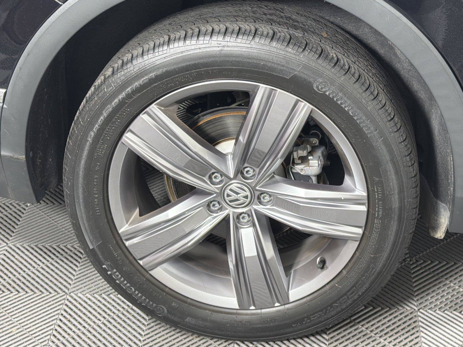 Used 2021 Volkswagen Tiguan SEL AWD/4WD image 17