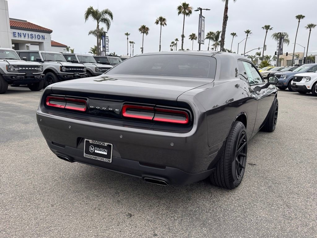 Used 2017 Dodge Challenger SXT RWD image 12