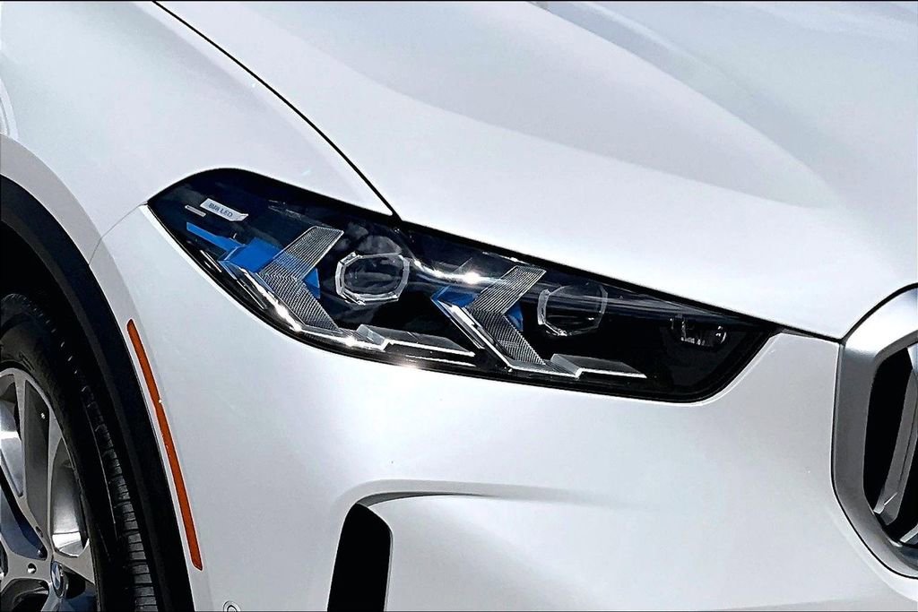 Used 2026 BMW X5 sDrive40i image 12