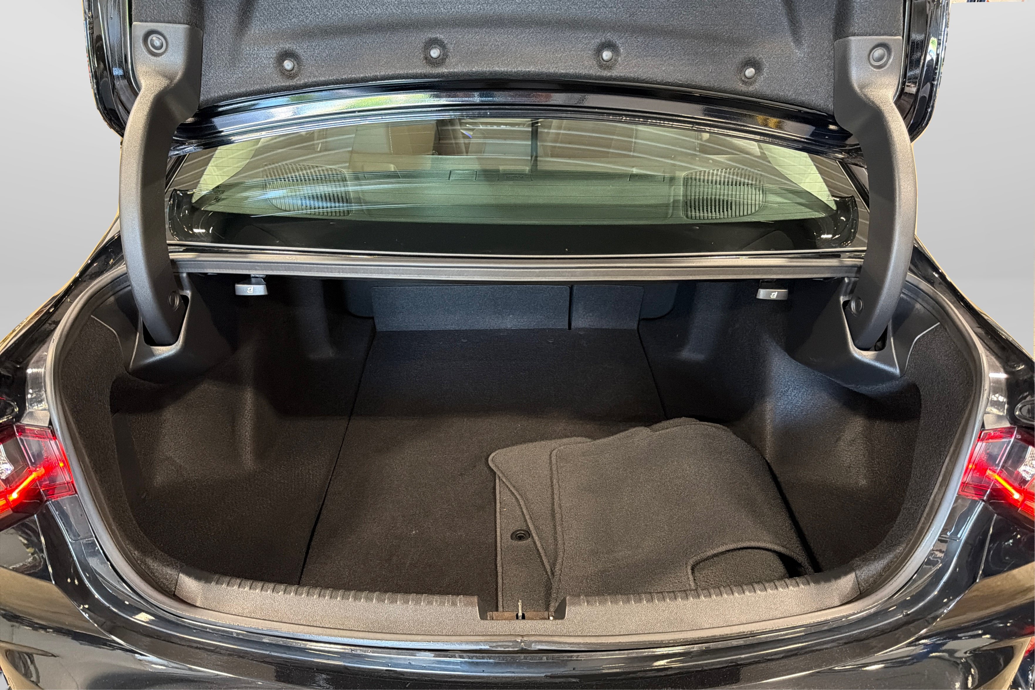 Used 2022 Acura TLX w/ Technology Package FWD image 44