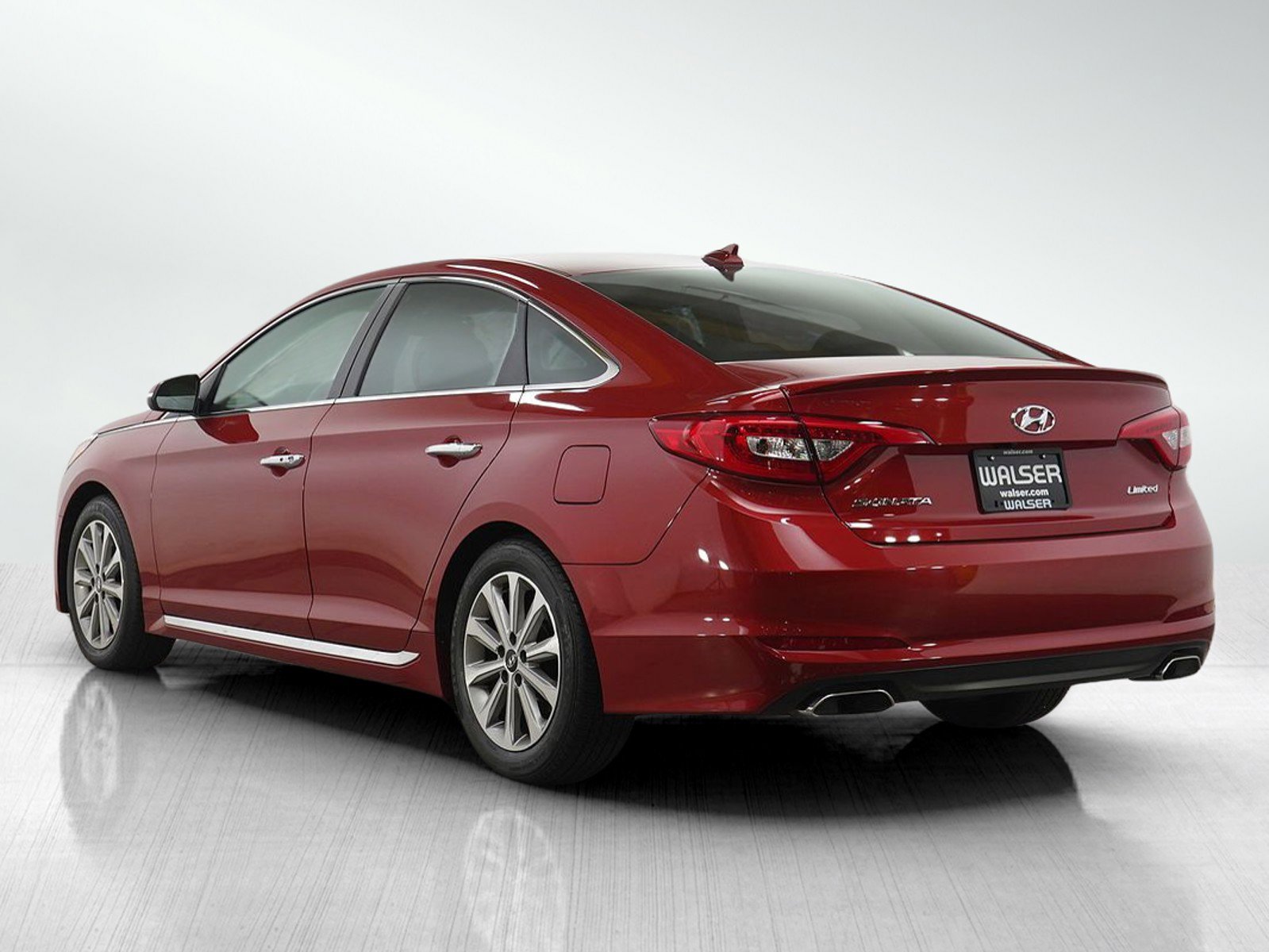Used 2017 Hyundai Sonata Limited w/ Tech Package 03 FWD image 3
