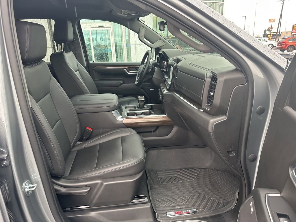 Used 2023 Chevrolet Silverado 1500 LT Trail Boss w/ Convenience Package II image 9