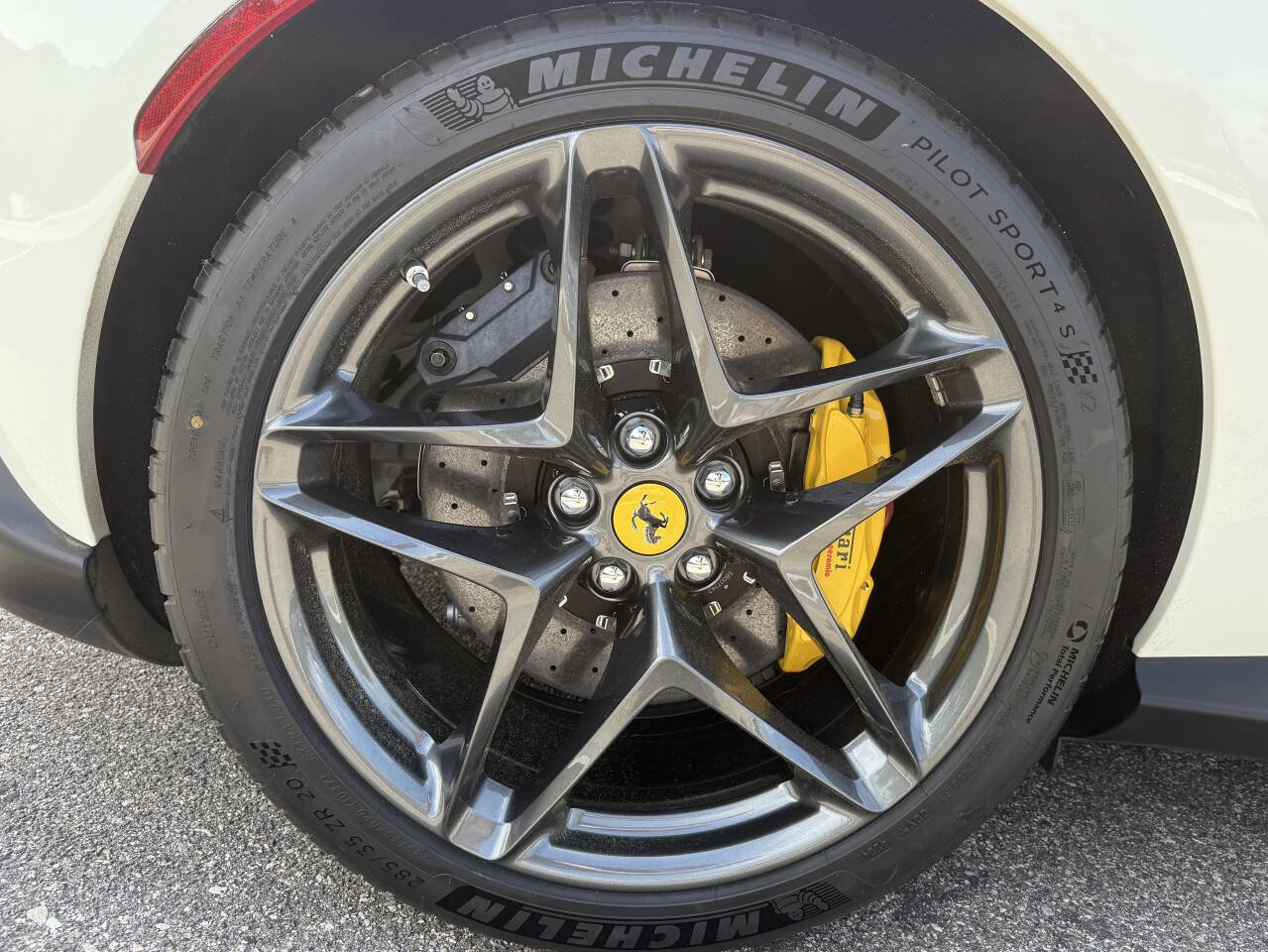 Used 2025 Ferrari Roma Spider image 17