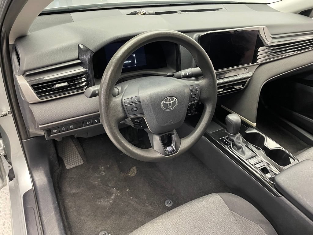 Used 2025 Toyota Camry LE FWD image 11