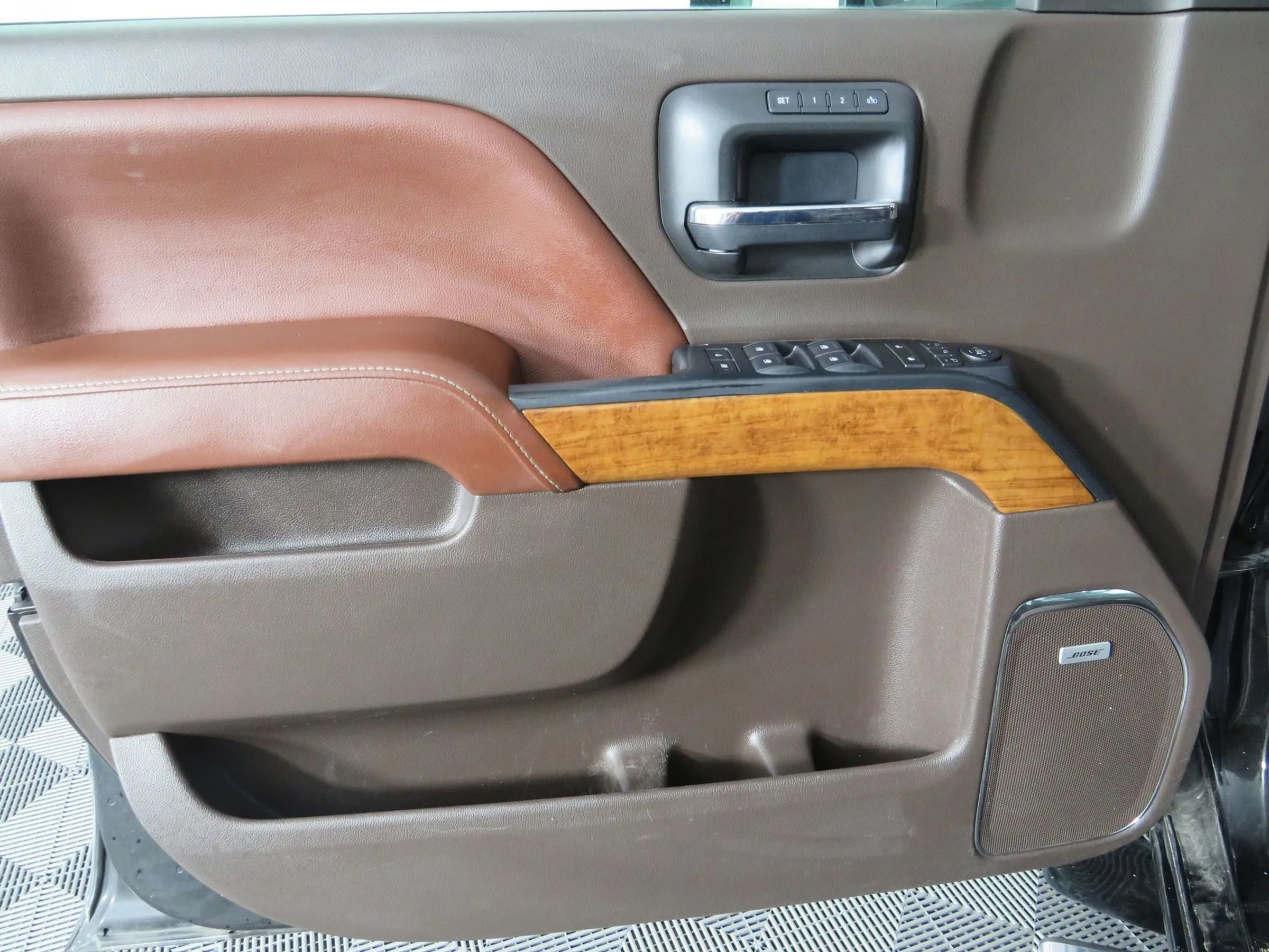 Used 2018 Chevrolet Silverado 2500 High Country image 36