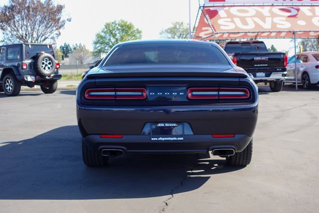 Used 2017 Dodge Challenger R/T image 8