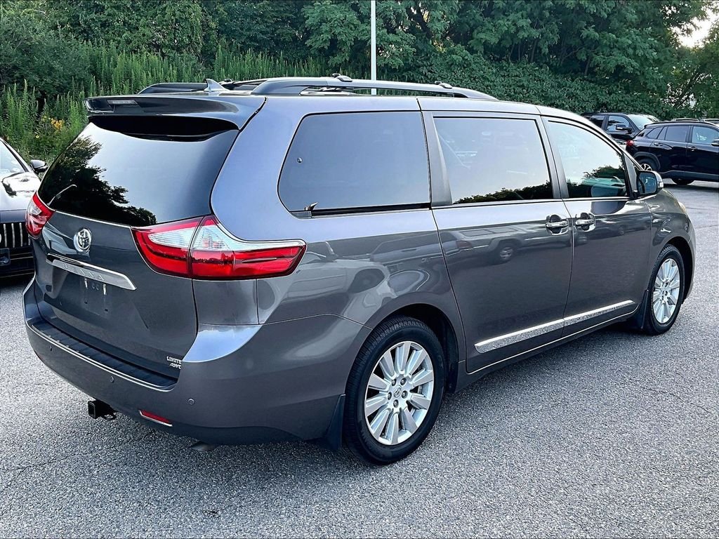 Used 2017 Toyota Sienna Limited Premium w/ Preferred Accessory Package AWD/4WD image 6