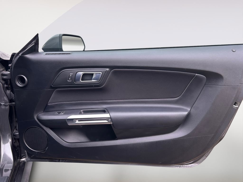 Used 2020 Ford Mustang Coupe image 25