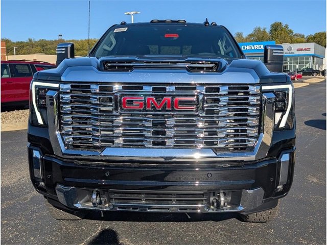 New 2026 GMC Sierra 3500 Denali w/ Denali Reserve Package image 2