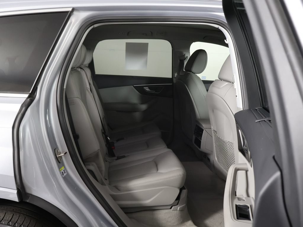 Used 2022 Audi Q7 3.0T Premium Plus AWD/4WD image 37
