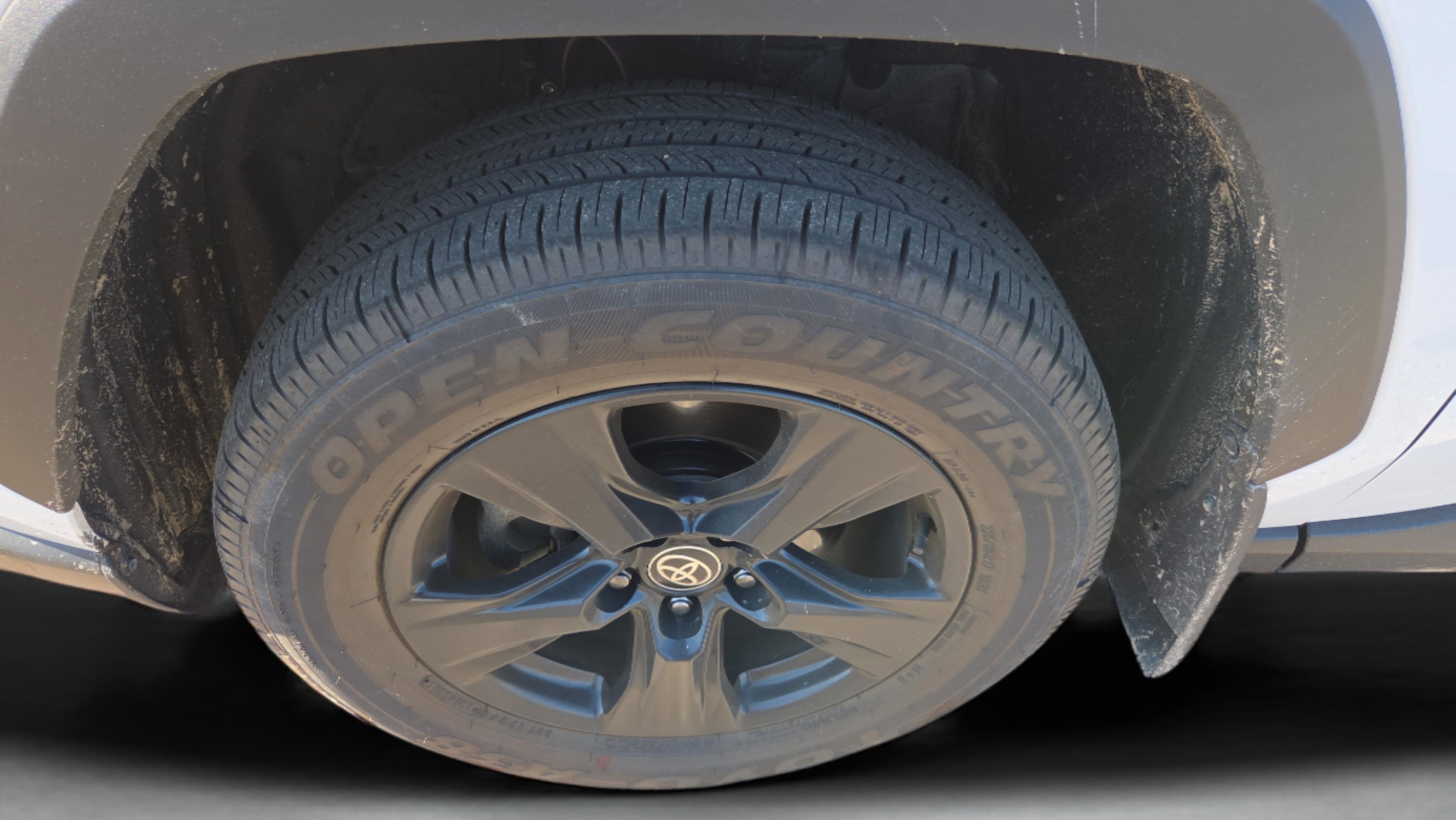 Used 2025 Toyota RAV4 XLE image 30