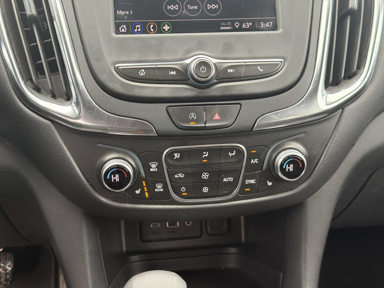 Used 2024 Chevrolet Equinox LT AWD/4WD image 18