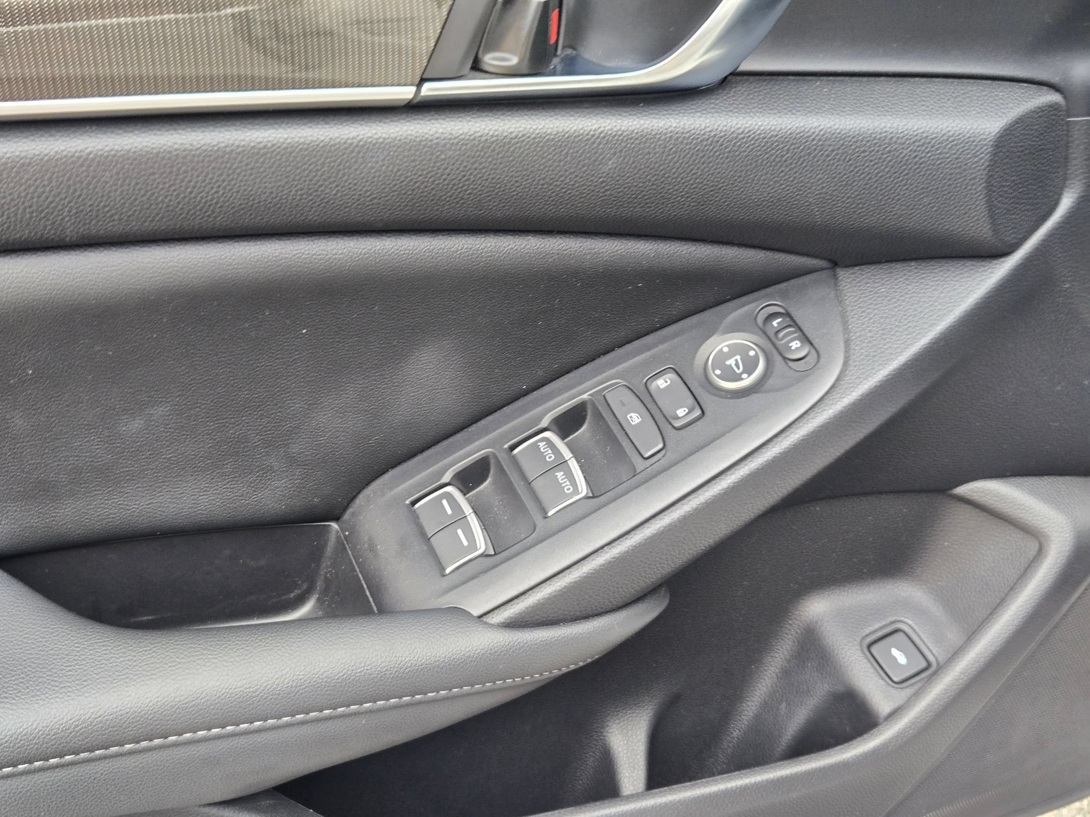 Used 2021 Honda Accord Sport image 11