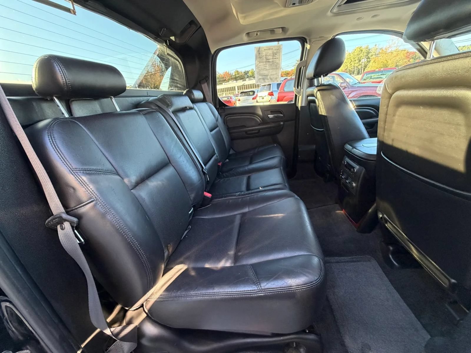 Used 2011 Cadillac Escalade EXT Luxury AWD/4WD image 28