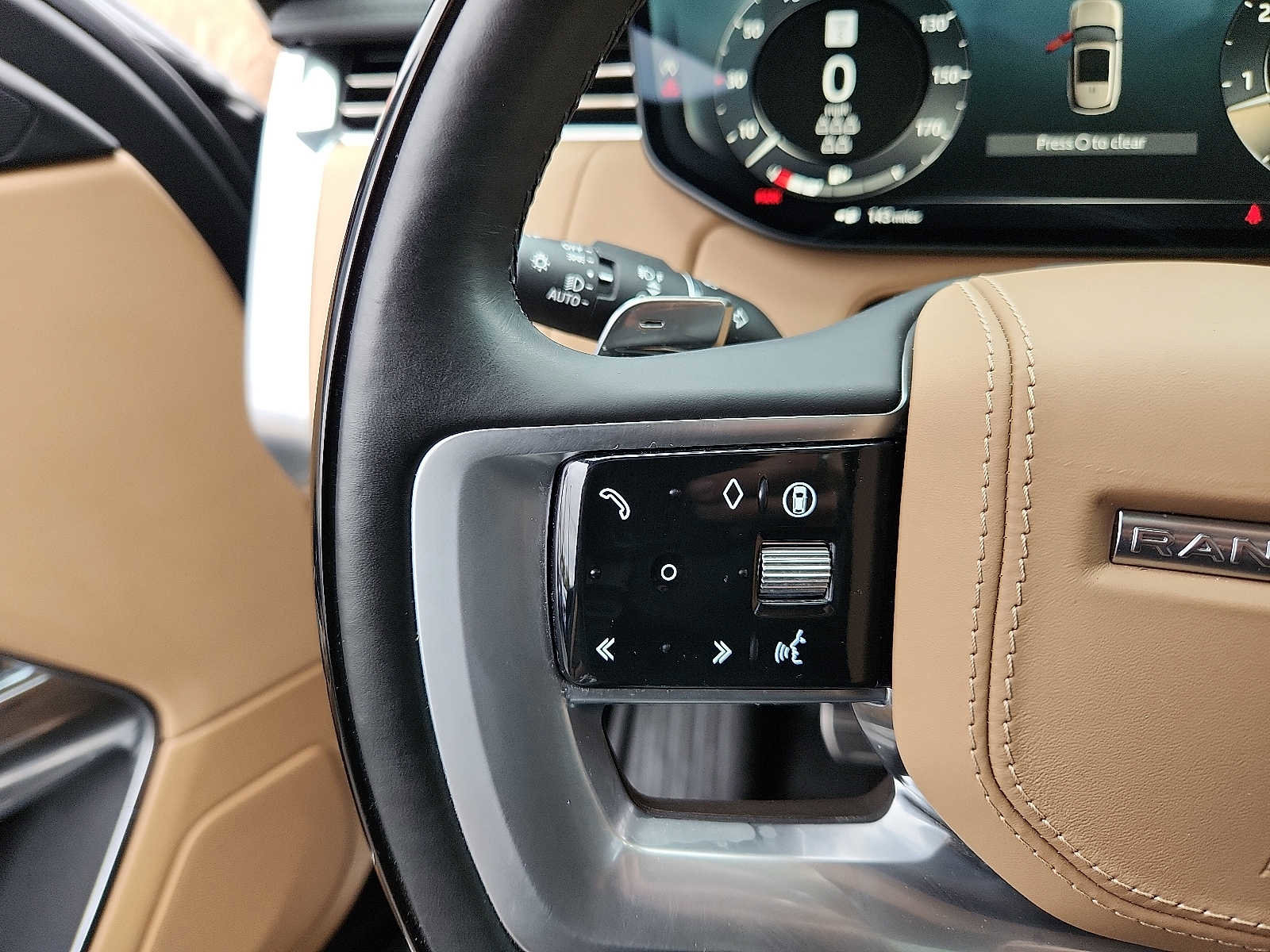 Used 2024 Land Rover Range Rover Long Wheelbase SE image 20