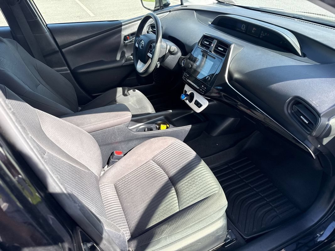 Used 2017 Toyota Prius Two w/ Carpet Mat Package FWD image 13