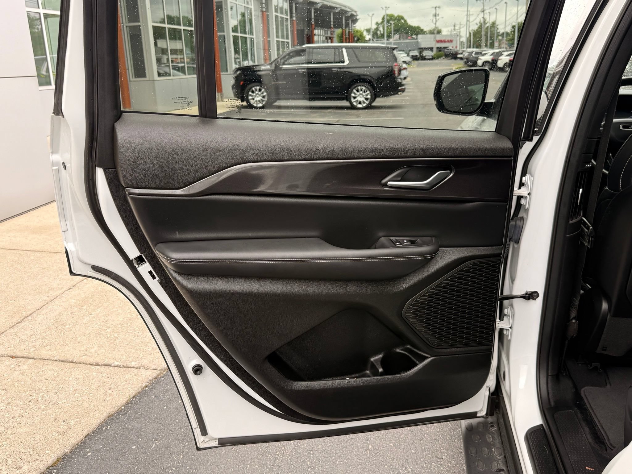 Used 2023 Jeep Grand Cherokee L Laredo AWD/4WD image 37