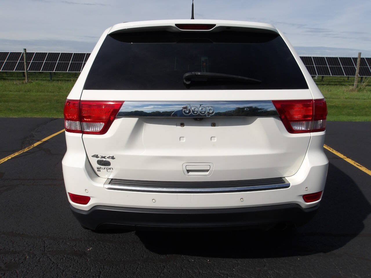 Used 2011 Jeep Grand Cherokee Overland AWD/4WD image 4