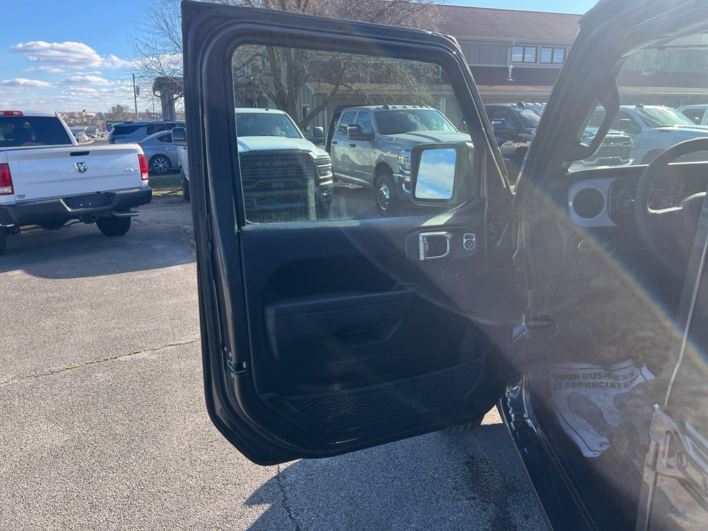 New 2025 Jeep Gladiator Sport AWD/4WD image 16