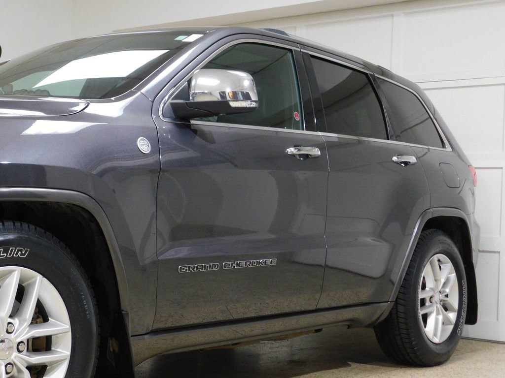 Used 2017 Jeep Grand Cherokee Overland AWD/4WD image 19