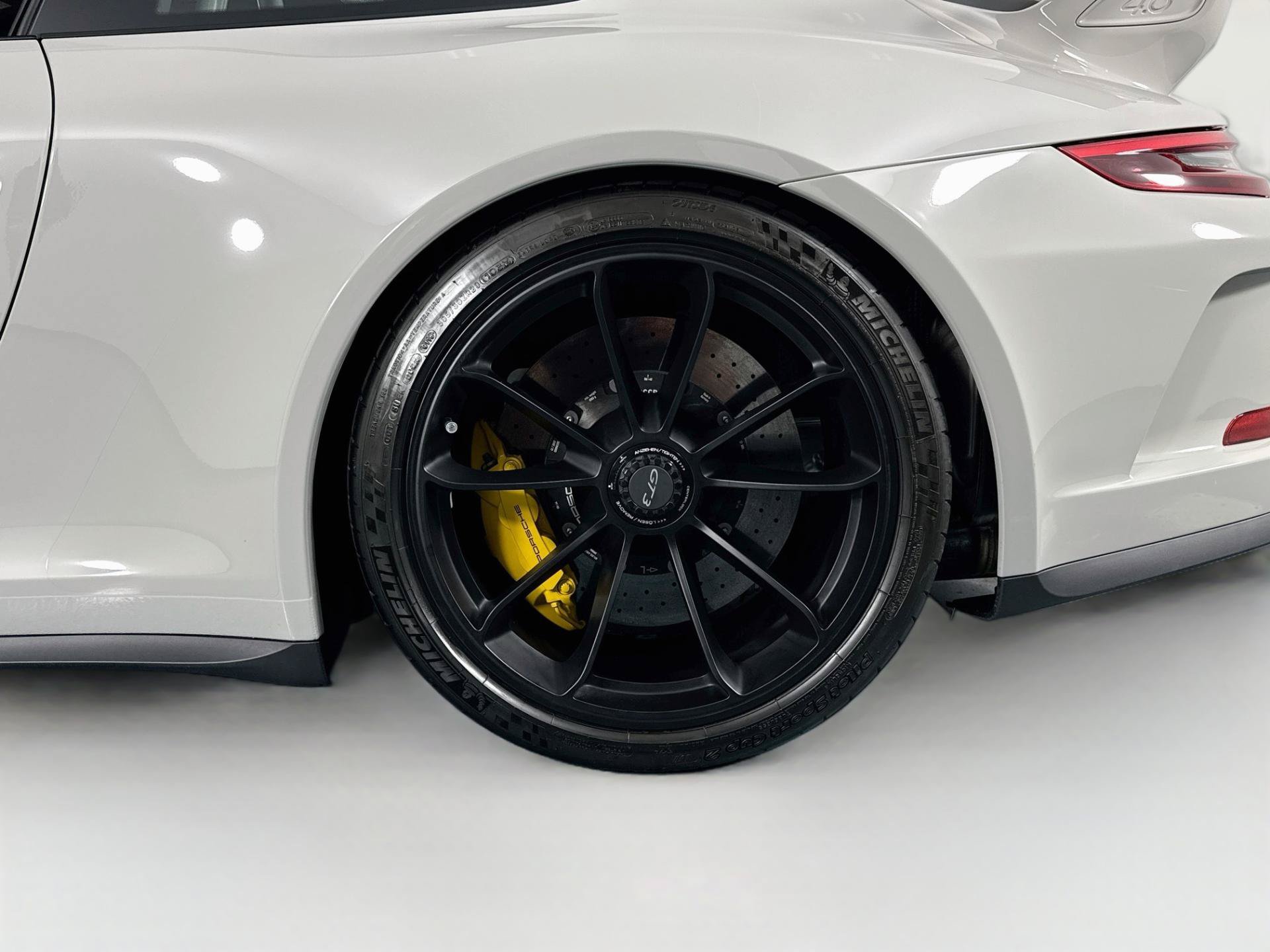Used 2018 Porsche 911 GT3 RWD image 47