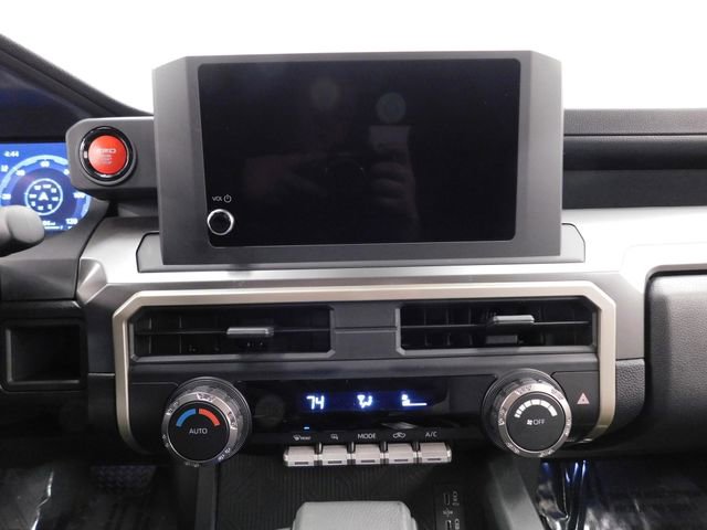 Used 2024 Toyota Tacoma TRD Off-Road image 31