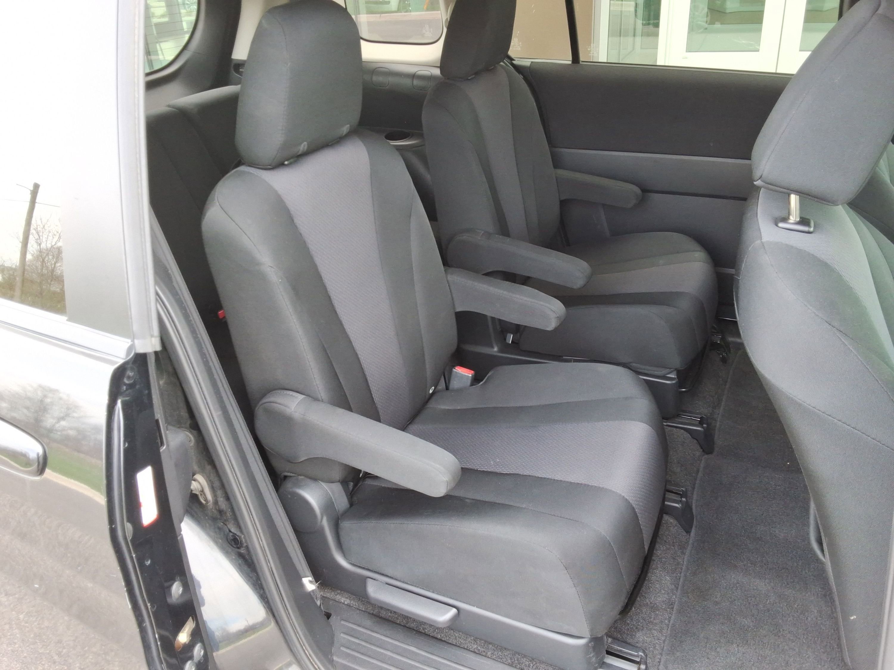 Used 2013 MAZDA MAZDA5 Sport image 30