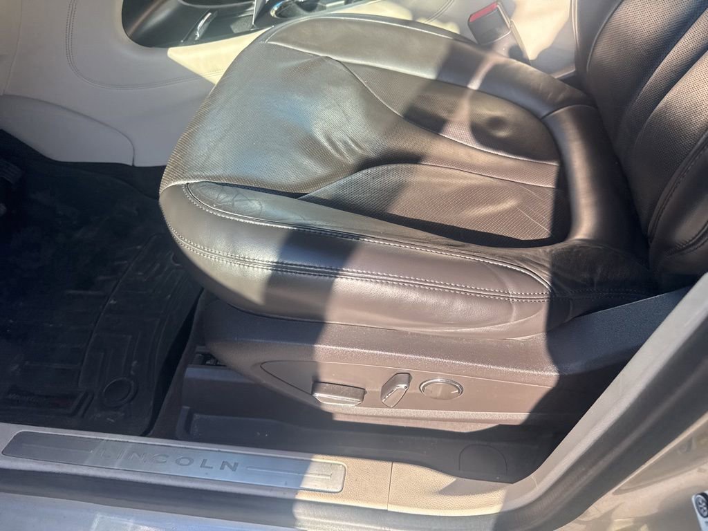 Used 2017 Lincoln MKC Reserve image 15