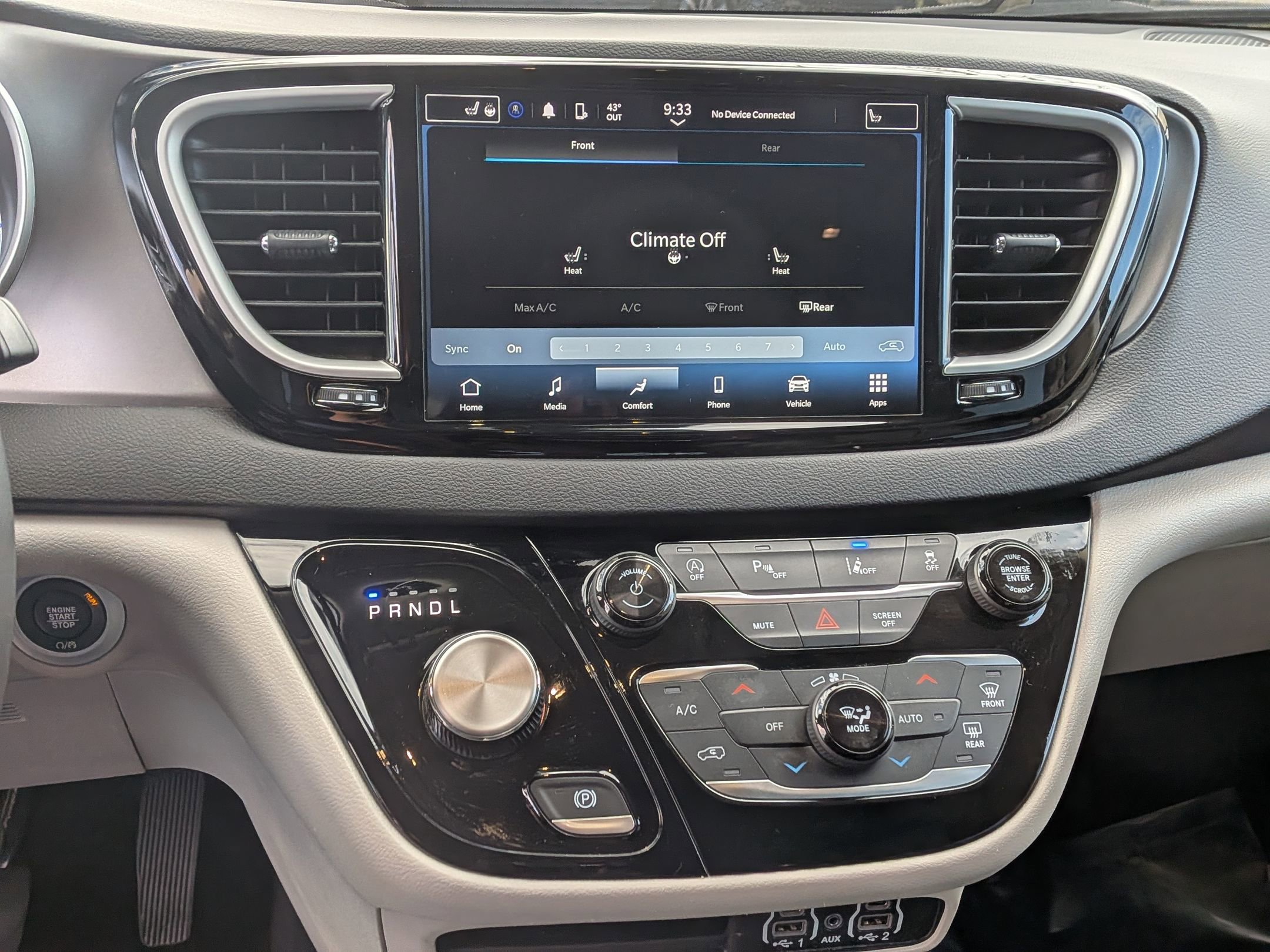 Used 2024 Chrysler Pacifica Touring-L image 26