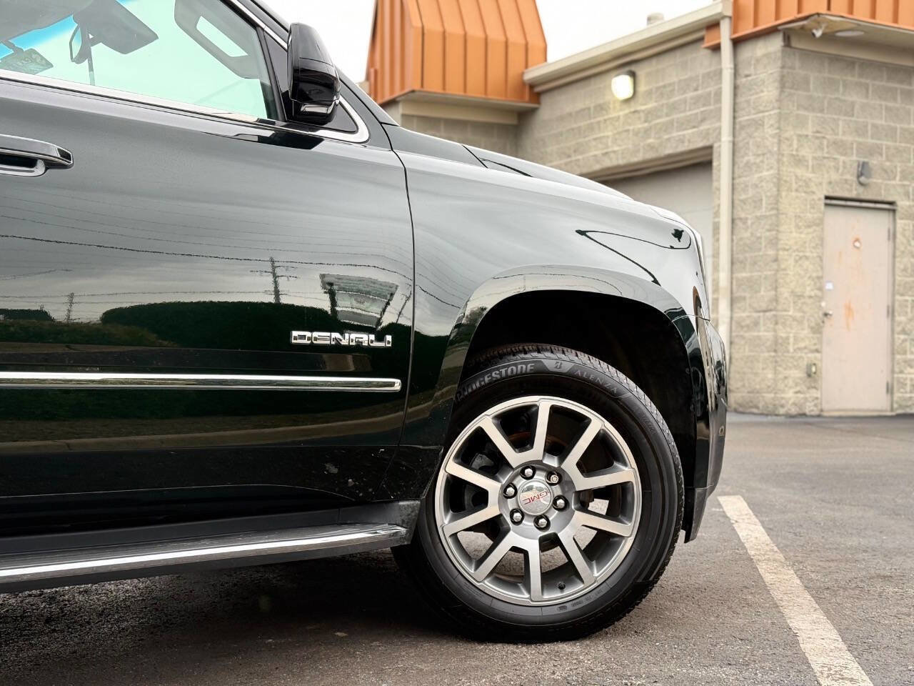 Used 2016 GMC Yukon XL Denali w/ Open Road Package image 4