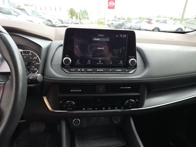 Used 2023 Nissan Rogue SV w/ SV Premium B Package image 18