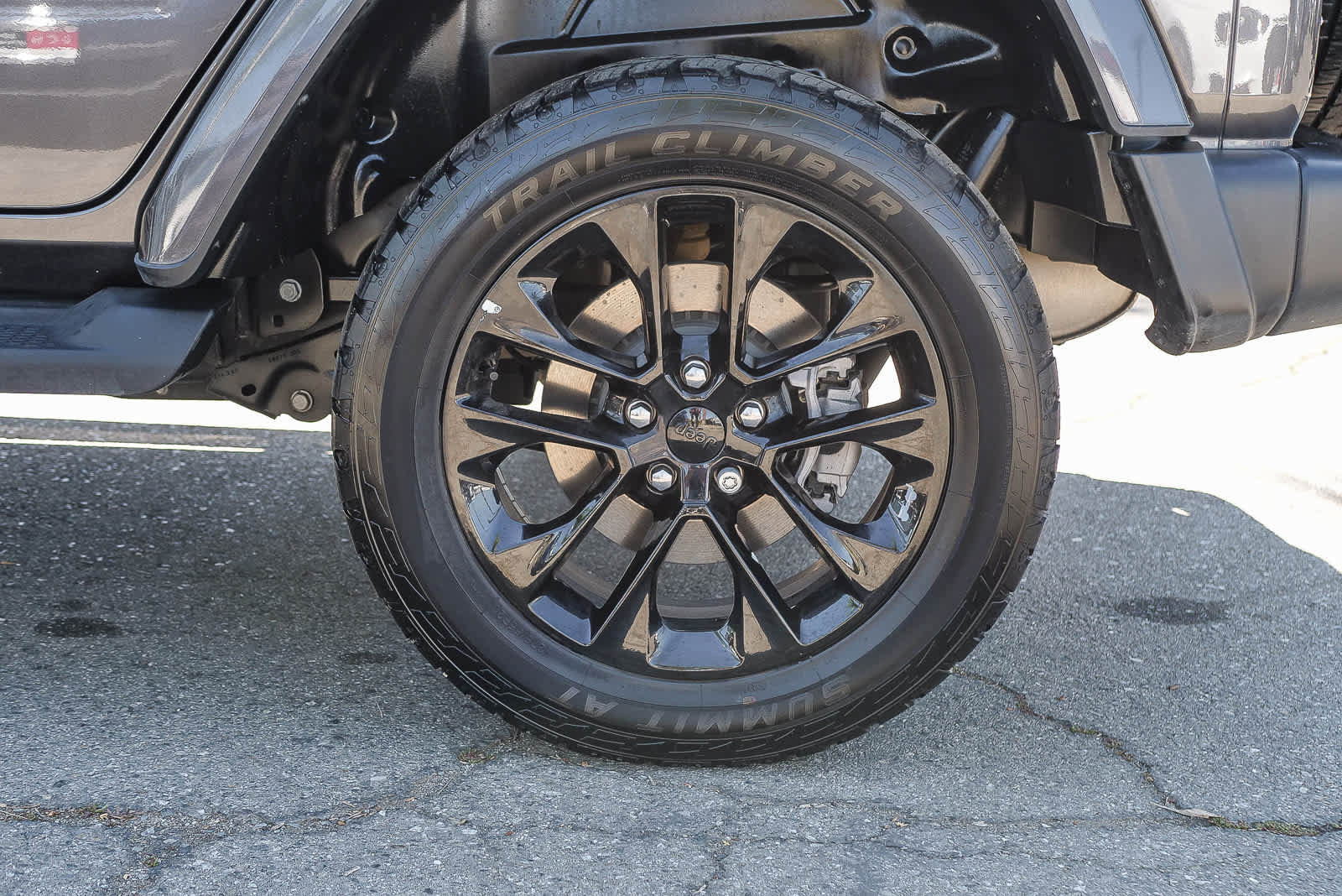 Used 2021 Jeep Wrangler Unlimited Sahara w/ Cold Weather Group image 8