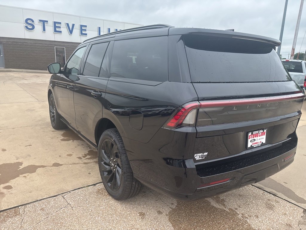 New 2025 Lincoln Navigator Reserve w/ Jet Appearance Package image 8
