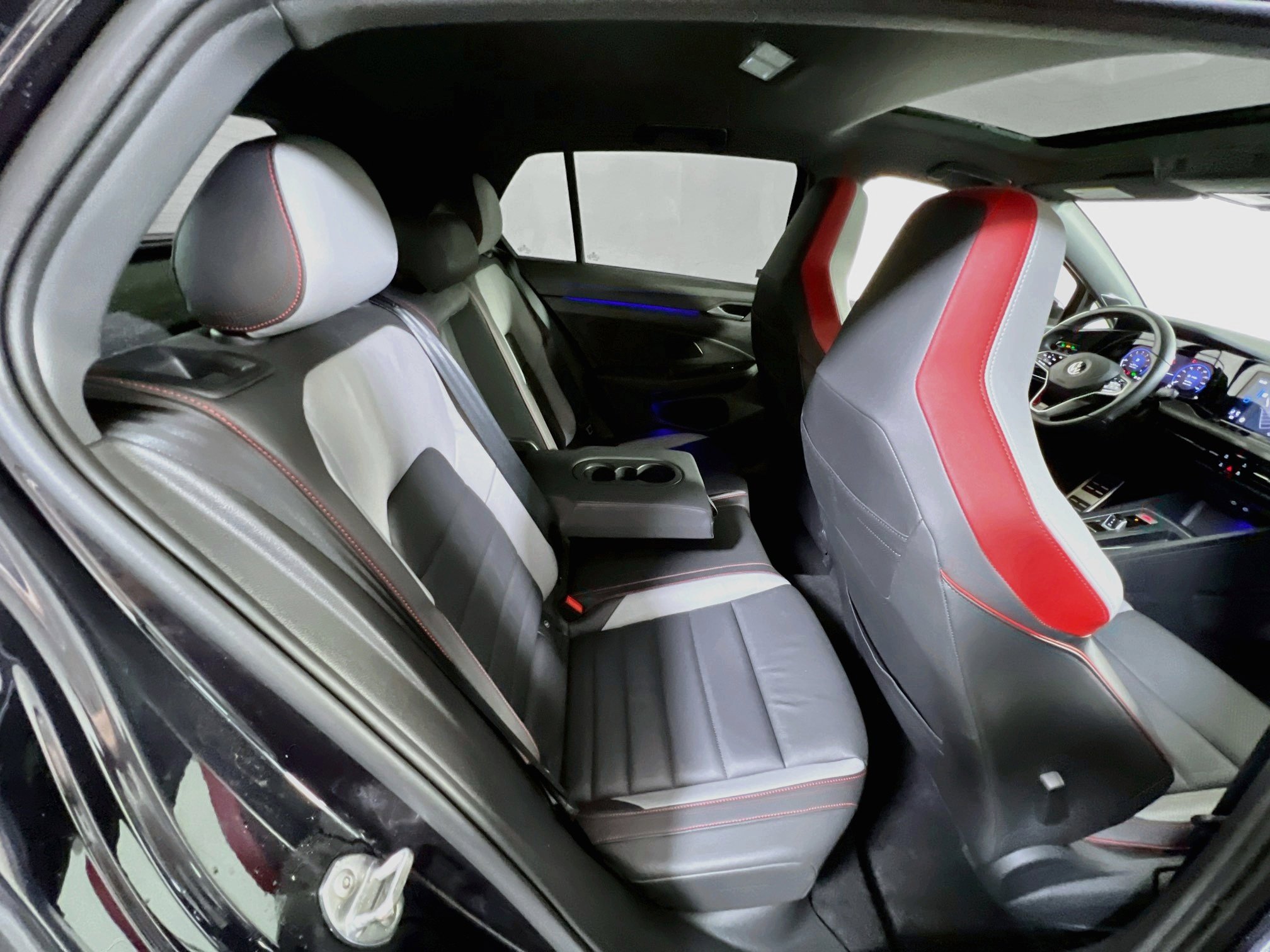 Used 2022 Volkswagen GTI SE w/ SE Leather Package image 27