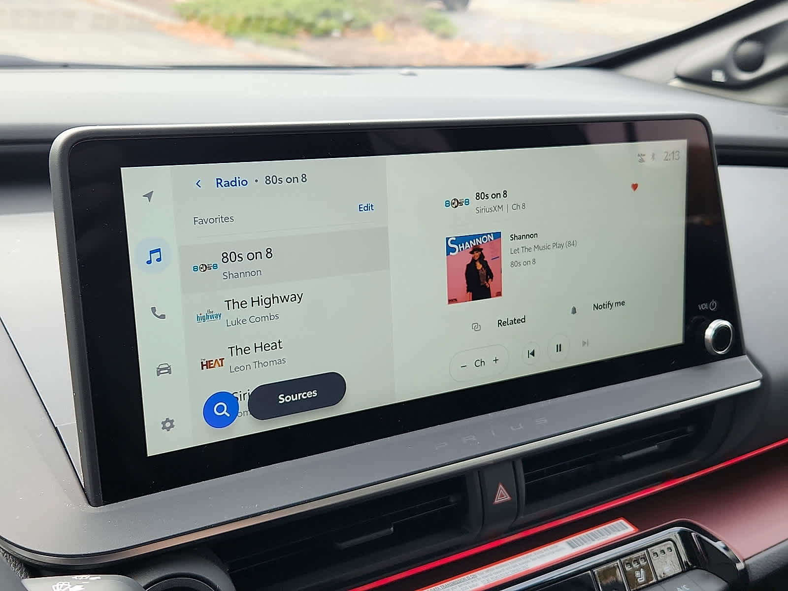 Used 2025 Toyota Prius Plug-In Hybrid image 18