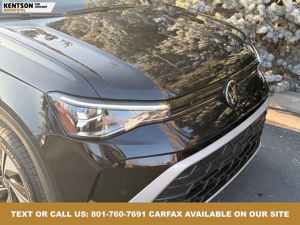 Used 2025 Volkswagen Taos SE image 14