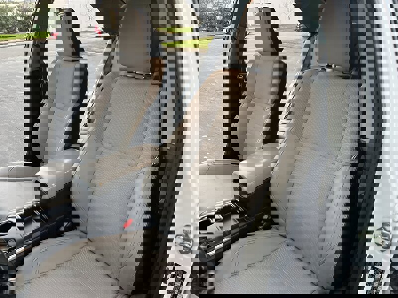 Used 2017 Toyota Camry SE image 25