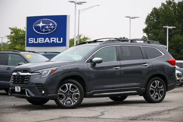 Used 2023 Subaru Ascent Touring AWD/4WD image 2