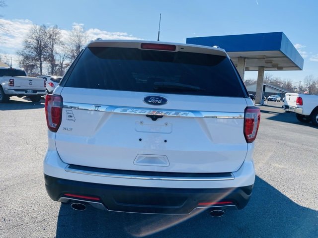 Used 2018 Ford Explorer XLT w/ Equipment Group 202A image 10