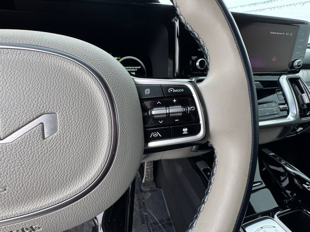 Used 2023 Kia Sorento SX Prestige image 22