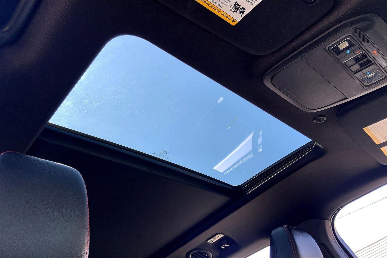 Used 2022 Ford Explorer ST-Line image 14