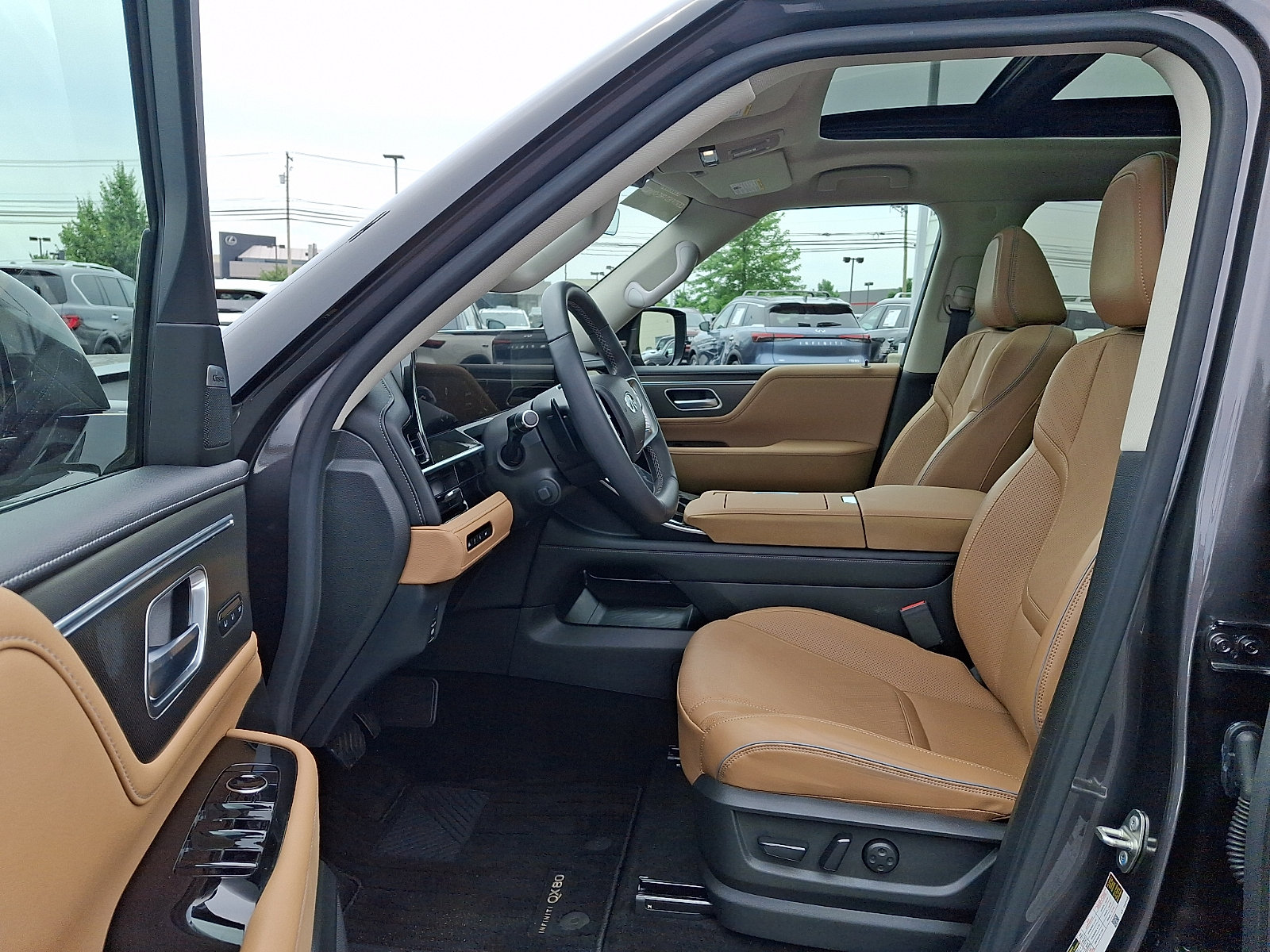 Certified 2025 INFINITI QX80 Luxe AWD/4WD image 7