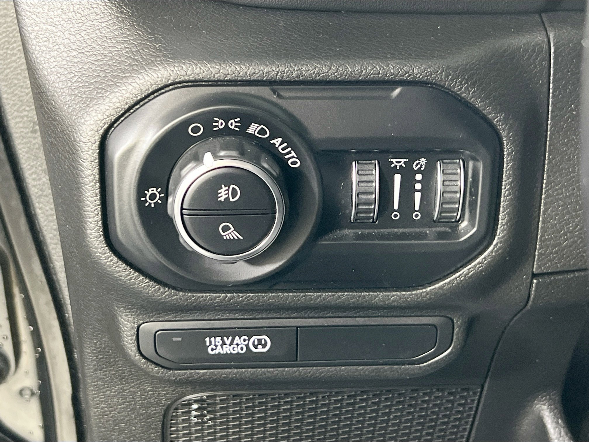 Used 2020 Jeep Gladiator Rubicon image 10