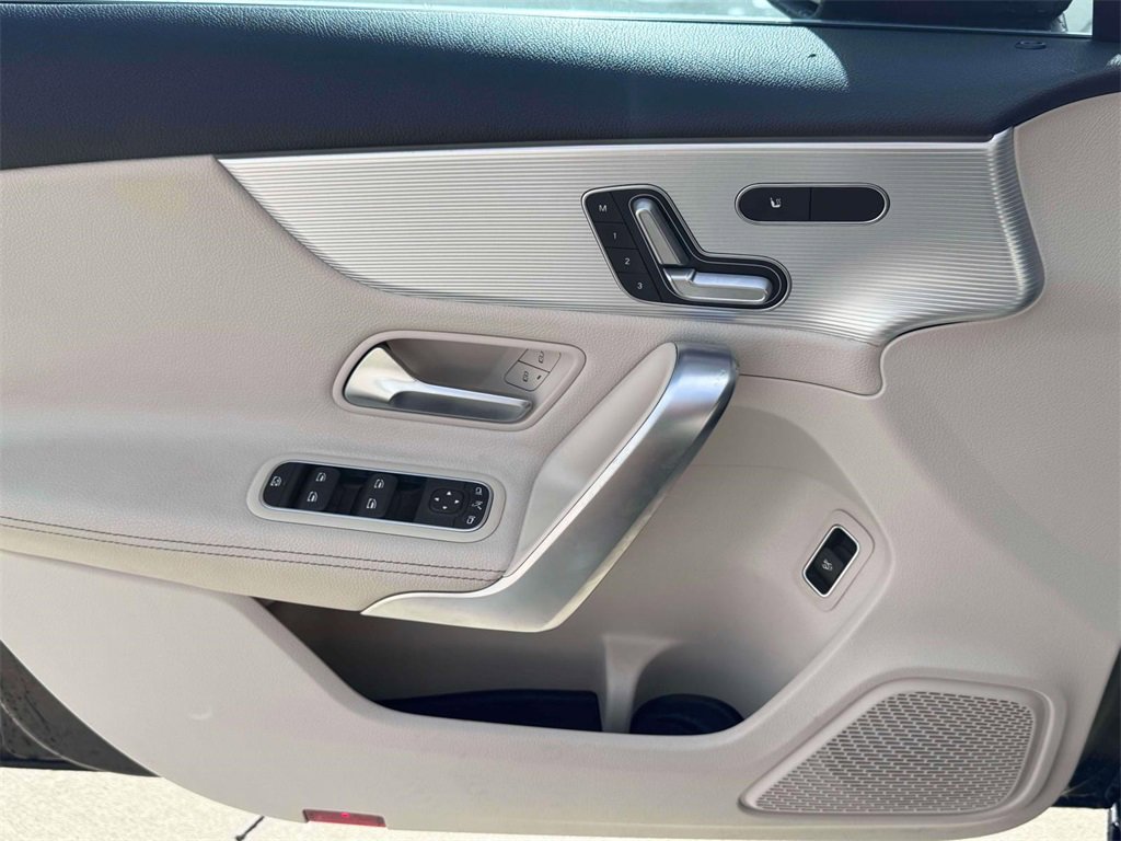 Used 2021 Mercedes-Benz A 220 image 9