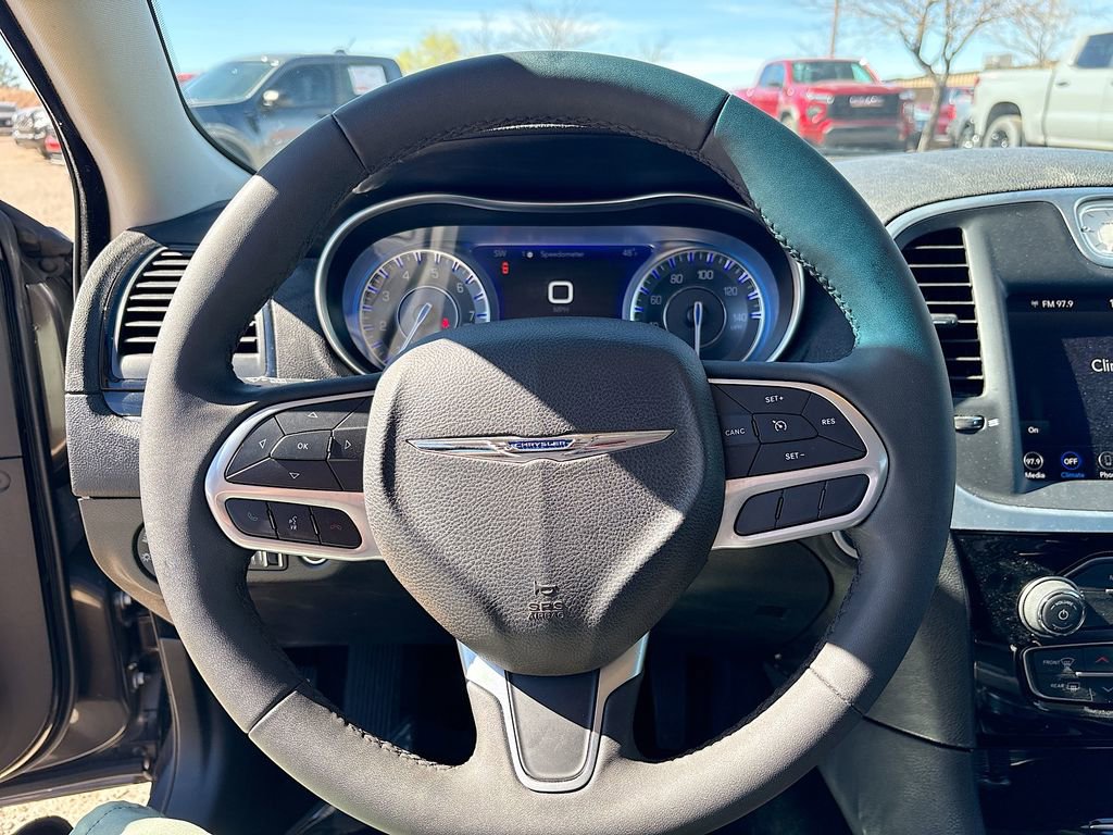 Used 2023 Chrysler 300 Touring w/ Sport Appearance Package image 11