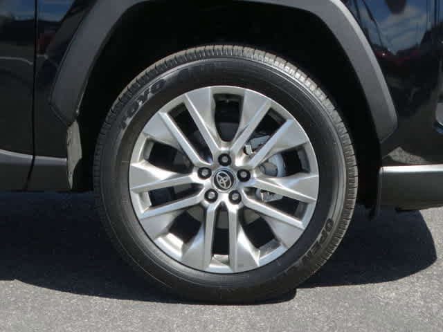 Used 2025 Toyota RAV4 Limited w/ Advanced Technology Package image 7