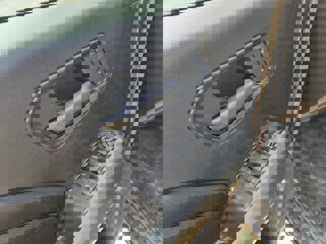 Used 2023 Chevrolet Colorado W/T image 15