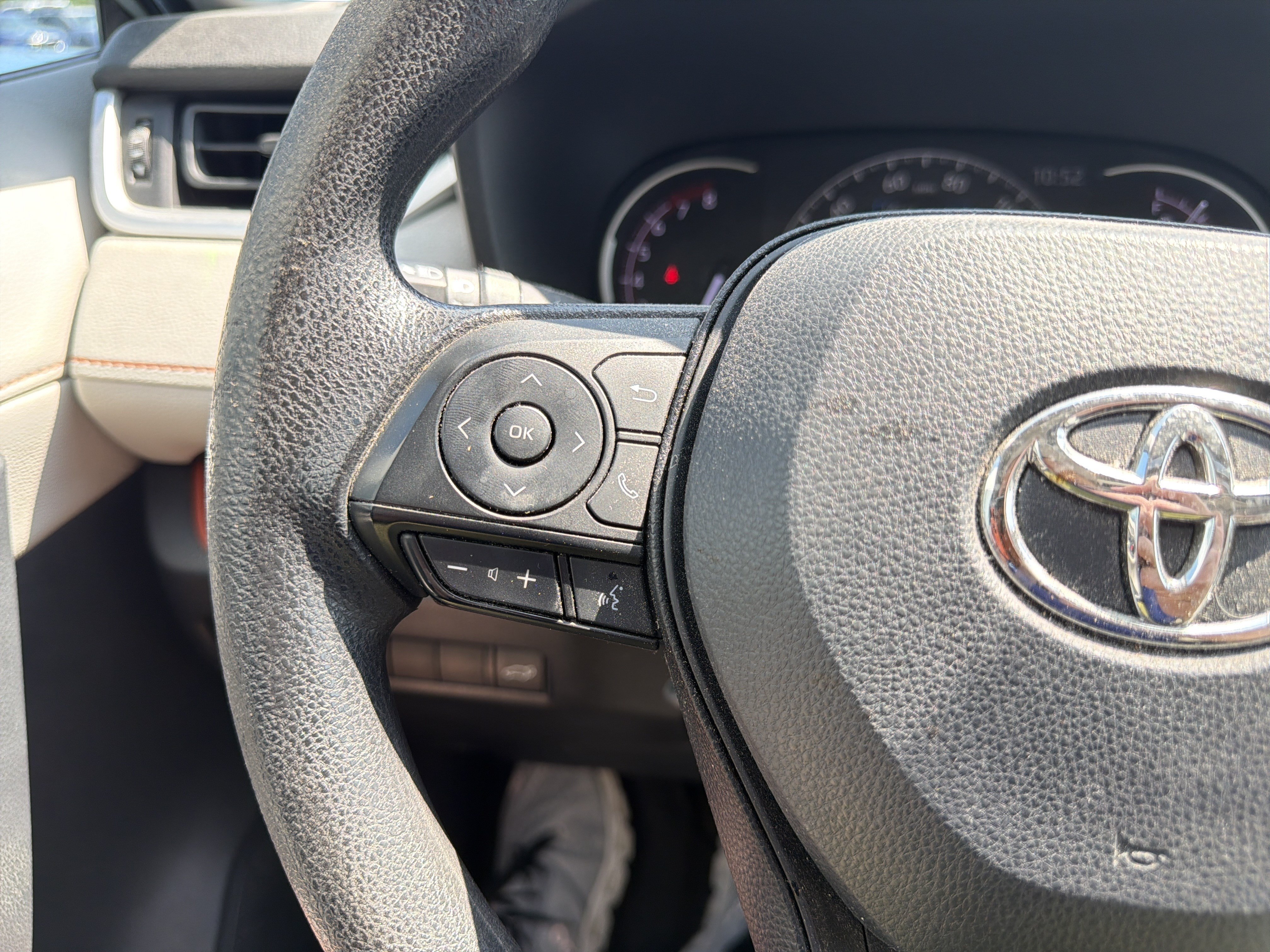 Used 2019 Toyota RAV4 Adventure AWD/4WD image 26
