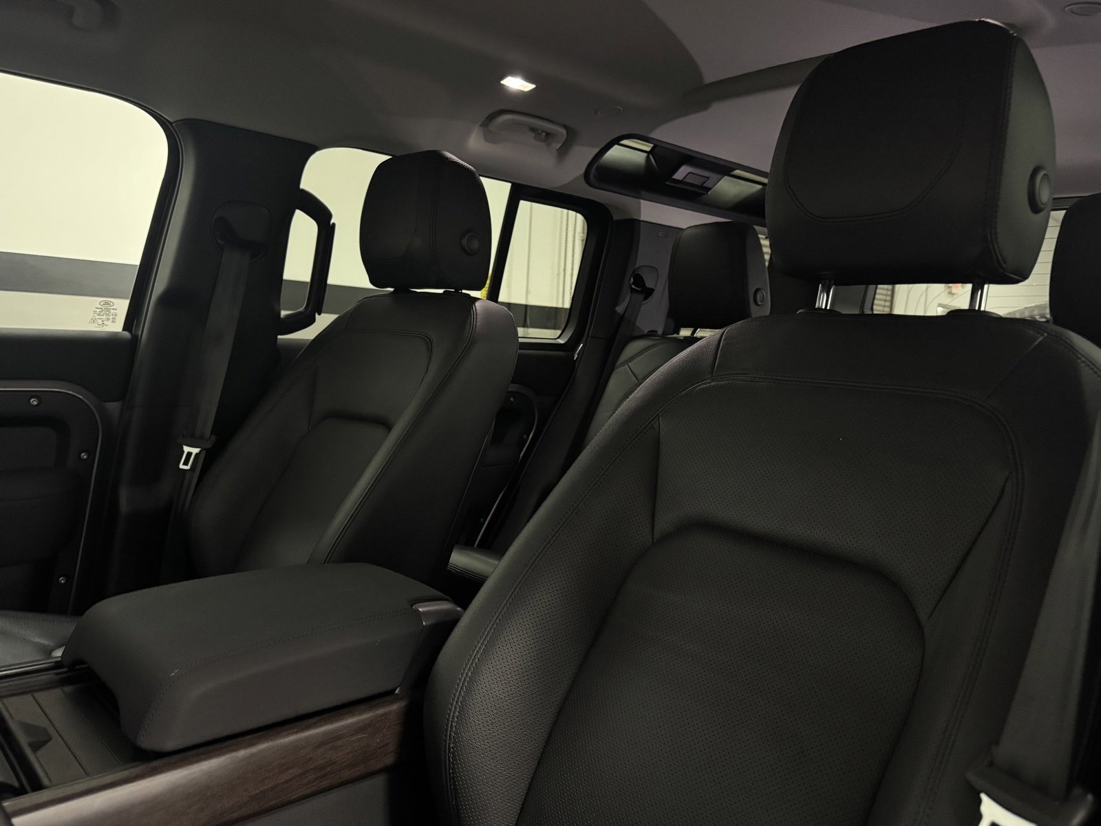 Used 2023 Land Rover Defender 110 S image 25